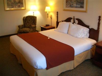 Holiday Inn Express Hotel & Suites West Point