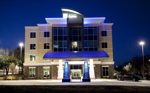 Holiday Inn Express Hotel & Suites Dallas (Galleria Area)