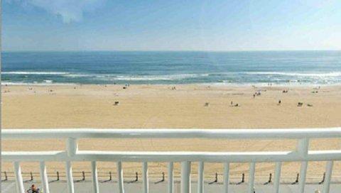 Holiday Inn Express Hotel & Suites Oceanfront Virginia Beach