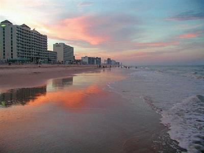 Holiday Inn Express Hotel & Suites Oceanfront Virginia Beach