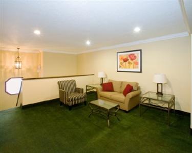 BEST WESTERN Town & Country Lodge