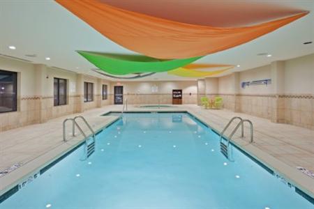 Holiday Inn Express Hotel & Suites Hays