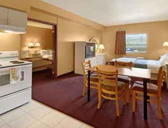 Howard Johnson Inn Leamington