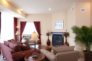 BEST WESTERN PLUS Vineyard Inn & Suites