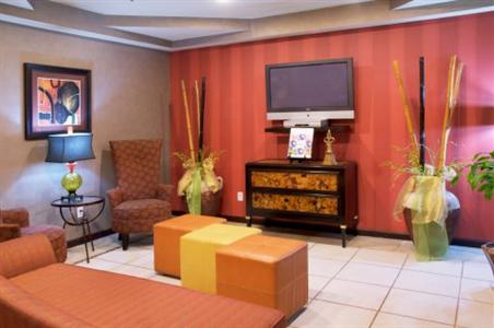 Holiday Inn Express Hotel & Suites Alexandria