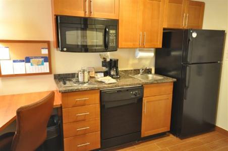 Candlewood Suites Richmond Airport