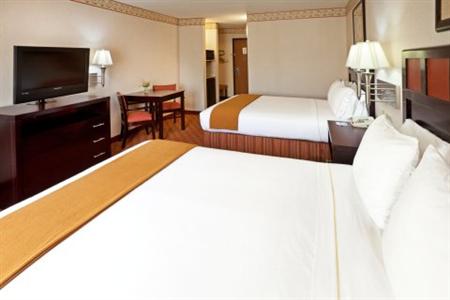 Holiday Inn Express Palestine