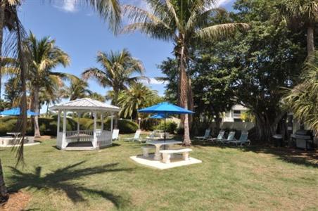 Tropical Shores Beach Resort