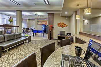 Acclaim Hotel Calgary Airport