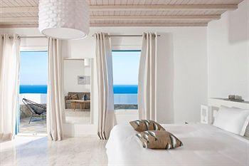 Kouros Hotel & Suites