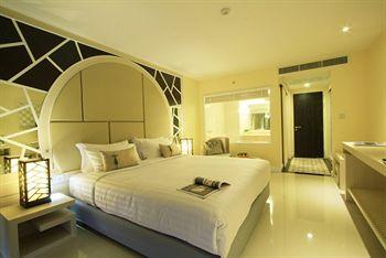 Club Andaman Beach Resort Phuket