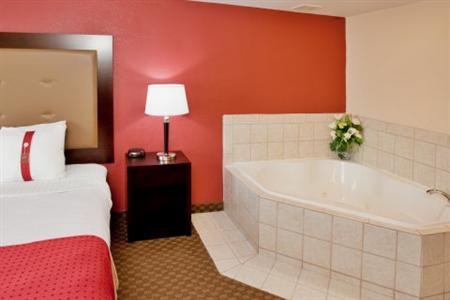 Holiday Inn Hotel & Suites Raleigh - Cary