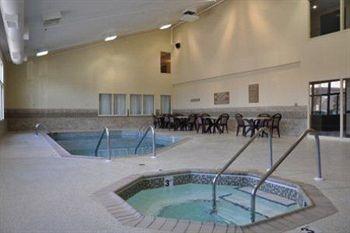 Coon Rapids Plaza Hotel