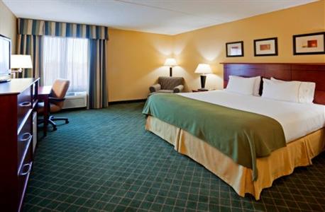 Holiday Inn Express Coon Rapids