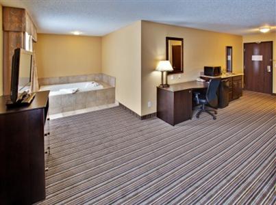 Holiday Inn Express Hotel & Suites Council Bluffs