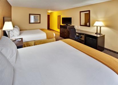 Holiday Inn Express Hotel & Suites Council Bluffs