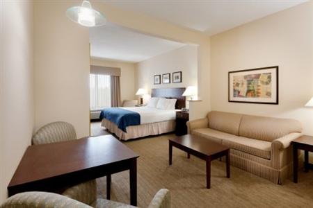 Holiday Inn Express Hotel & Suites East Brunswick