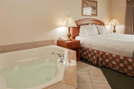 Holiday Inn Express Hotel & Suites Bryan Montpelier Holiday City