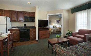 Homewood Suites by Hilton Kansas City Airport