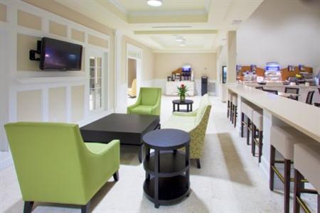 The Holiday Inn Express & Suites Marathon