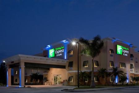 The Holiday Inn Express & Suites Marathon