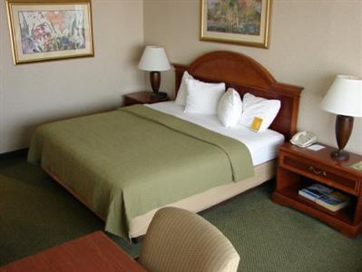 Holiday Inn Select Memphis-East Poplar & I-240