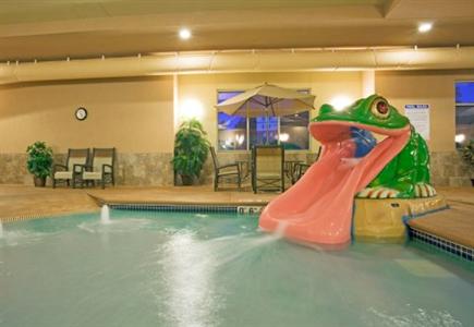 Holiday Inn Express Hotel & Suites Winona