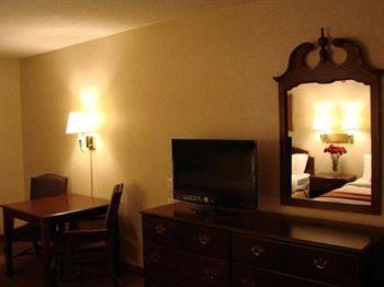 Riverport Inn Express Suites