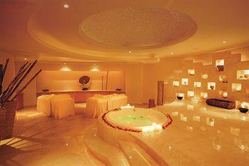 Barcelo Maya Palace Deluxe