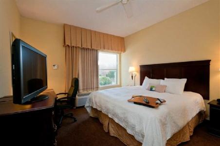 Hampton Inn and Suites Charlotte Pineville