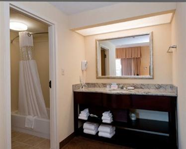 Hampton Inn and Suites Charlotte Pineville