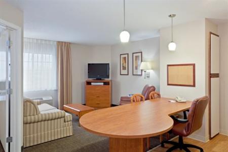 Candlewood Suites Topeka