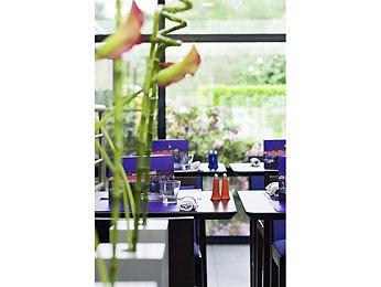 Novotel Orleans Charbonniere