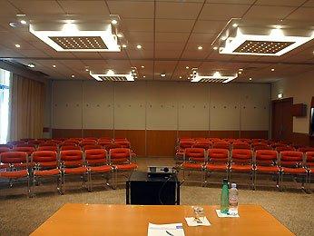 Novotel Orleans Charbonniere