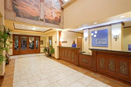 Holiday Inn Express Suites Lake Worth NW Loop 820