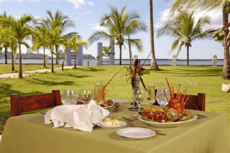 Bahia Del Sol Beach Front Hotel & Suites