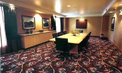 Homewood Suites by Hilton Phoenix-Metro Center