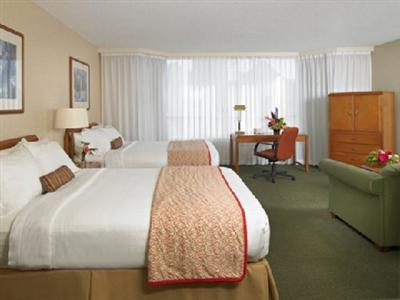 Cascadia Hotel & Suites