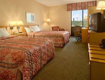 Baymont Inn & Suites Cincinnati