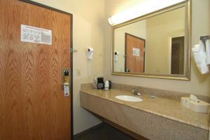 BEST WESTERN Windsor Pointe Hotel & Suites