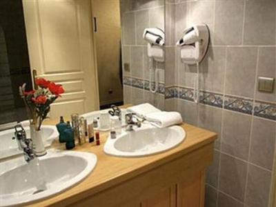 Hotel Du Manoir Tourlaville