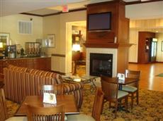 Country Inn & Suites Wilmington Airport