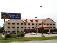 Dinosaur Valley Inn and Suites