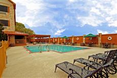 Dinosaur Valley Inn and Suites