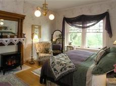 B.F. Hiestand House Bed & Breakfast