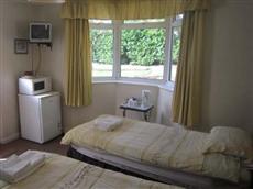 Debden Guest House Hotel London