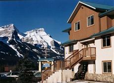 Banff Boundary Lodge