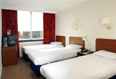 BEST WESTERN Gatwick Moat House