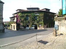 Hotel Santillana