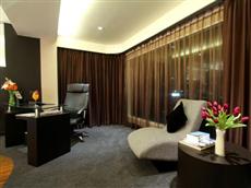 Golden Tulip Mandison Suites